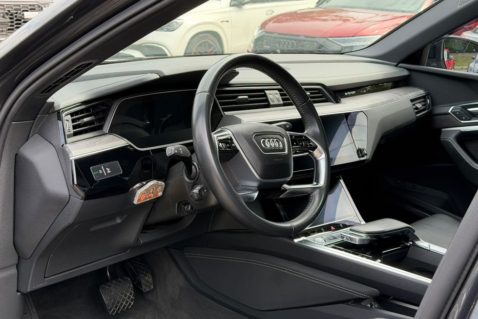 Продам Audi E-Tron 2019 года в Киеве
