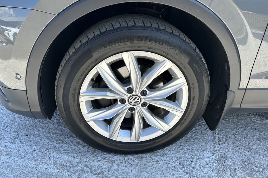 Продам Volkswagen Tiguan TDI 4motion 2018 года в Киеве