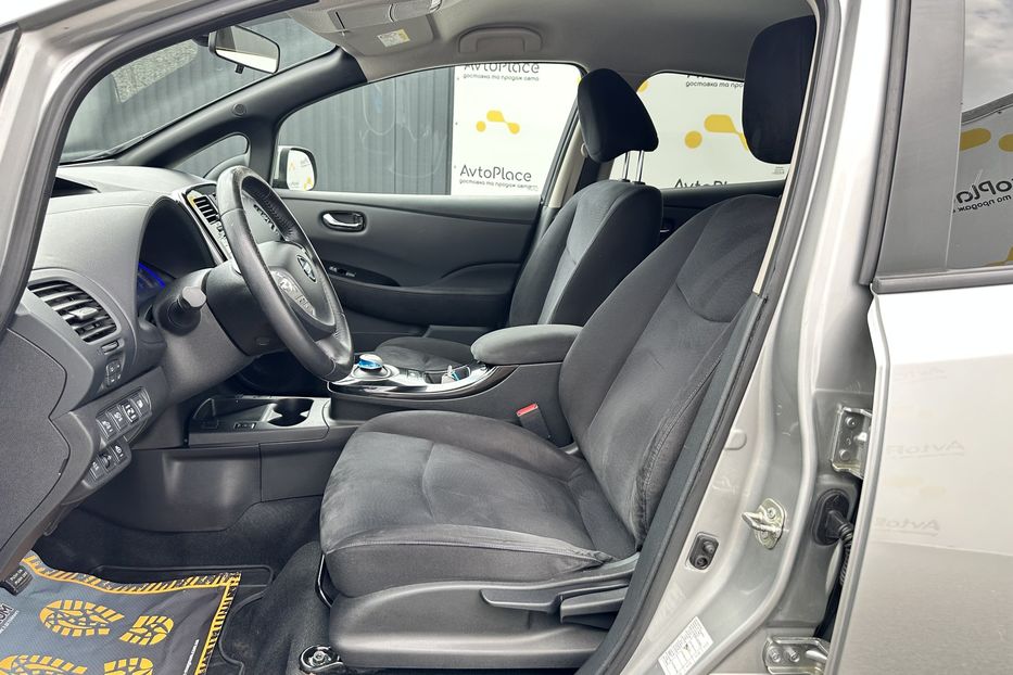 Продам Nissan Leaf 24 квт 2014 года в Луцке