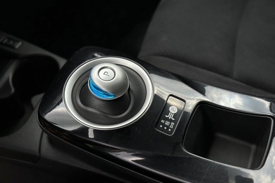 Продам Nissan Leaf 24 квт 2014 года в Луцке