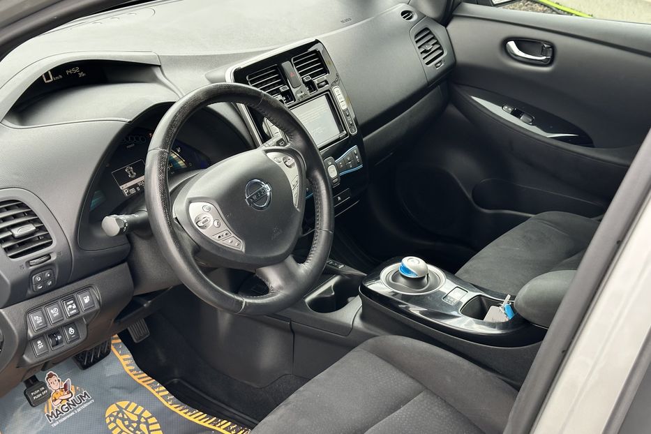 Продам Nissan Leaf 24 квт 2014 года в Луцке