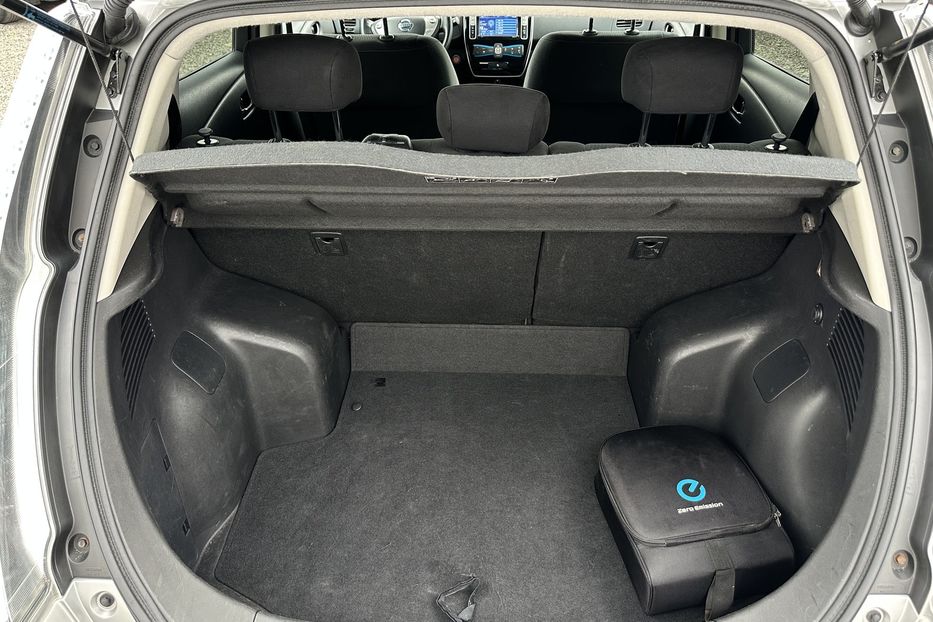 Продам Nissan Leaf 24 квт 2014 года в Луцке