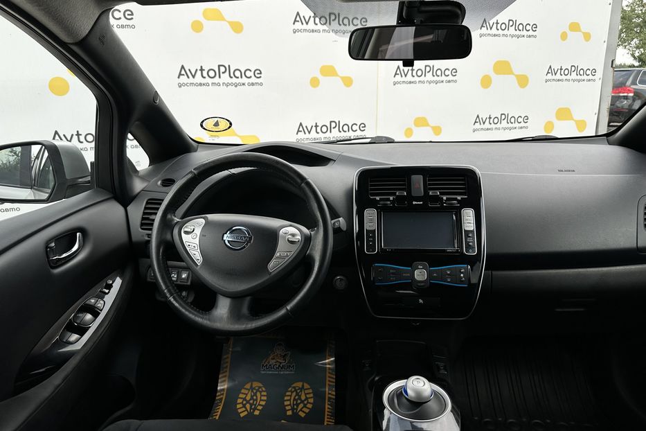 Продам Nissan Leaf 24 квт 2014 года в Луцке