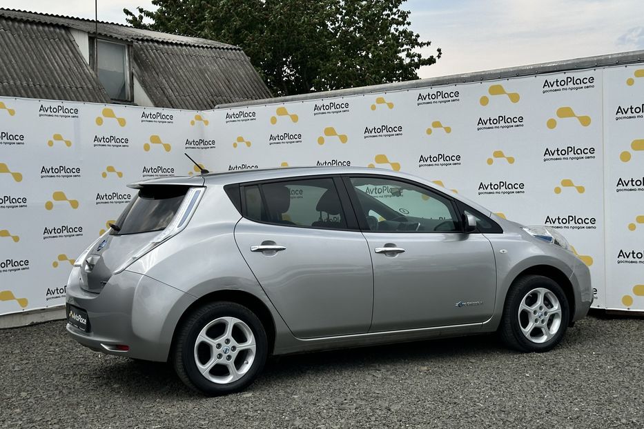 Продам Nissan Leaf 24 квт 2014 года в Луцке