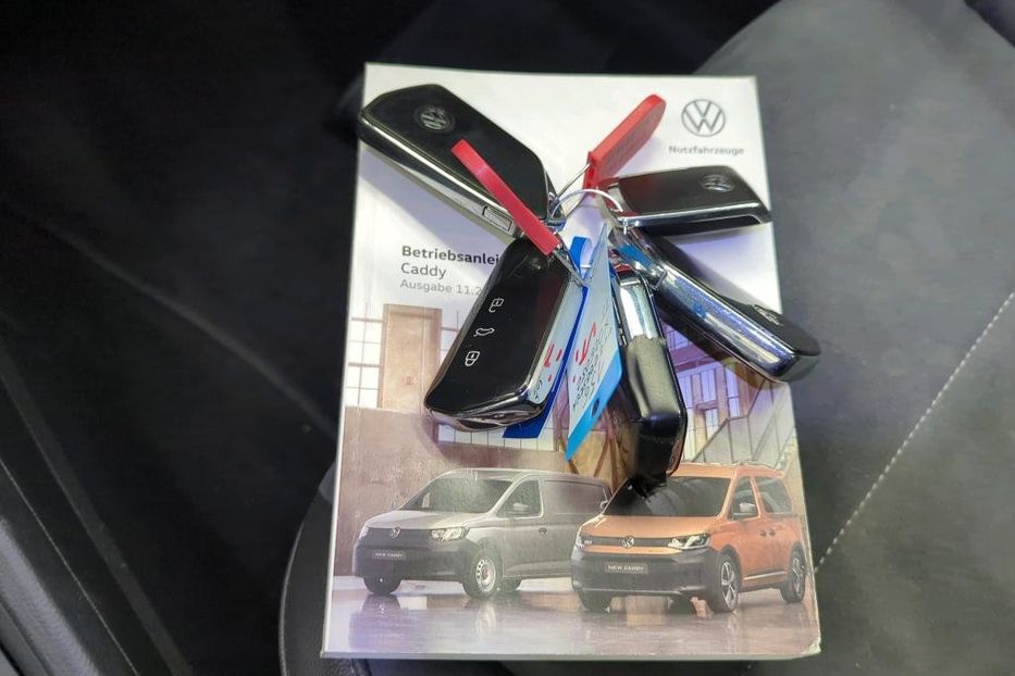 Продам Volkswagen Caddy пасс. Maxi 90kw цілий v6052 2022 года в Луцке