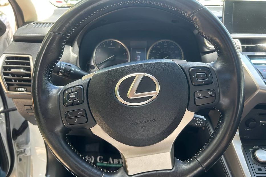 Продам Lexus NX 200 2017 года в Черновцах