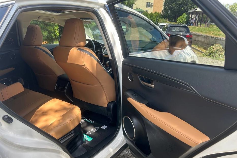 Продам Lexus NX 200 2017 года в Черновцах