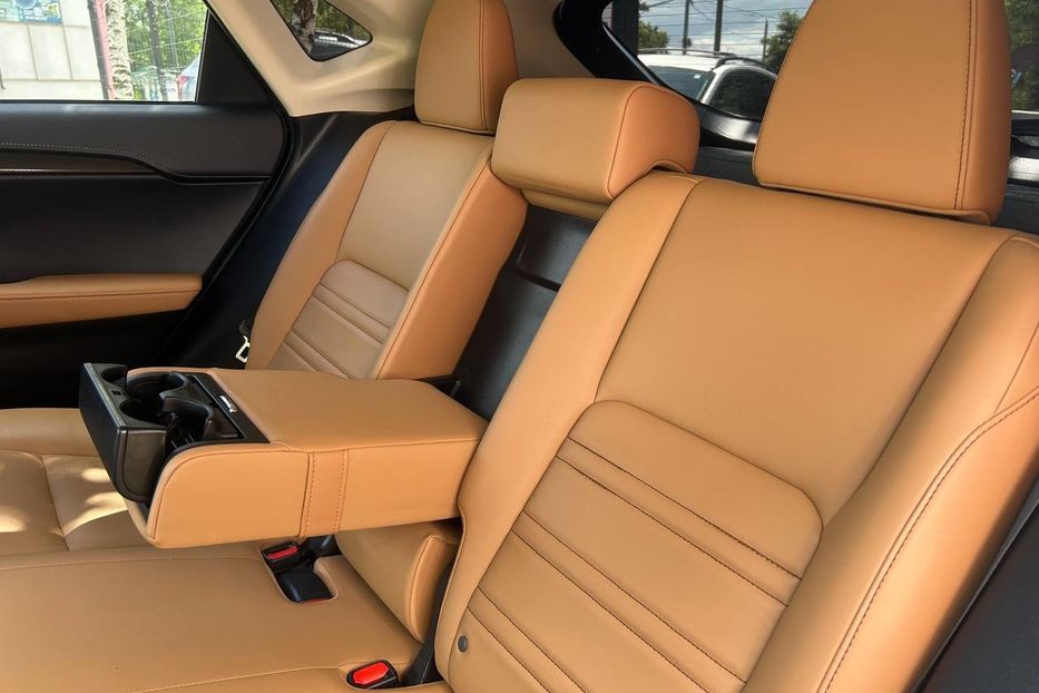 Продам Lexus NX 200 2017 года в Черновцах