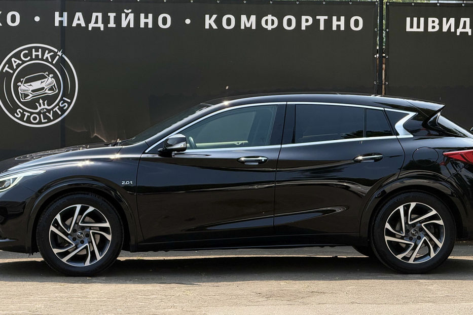 Продам Infiniti Q30 2.0 AT (211к.с.) AWD   2017 года в Киеве