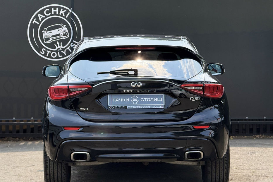 Продам Infiniti Q30 2.0 AT (211к.с.) AWD   2017 года в Киеве