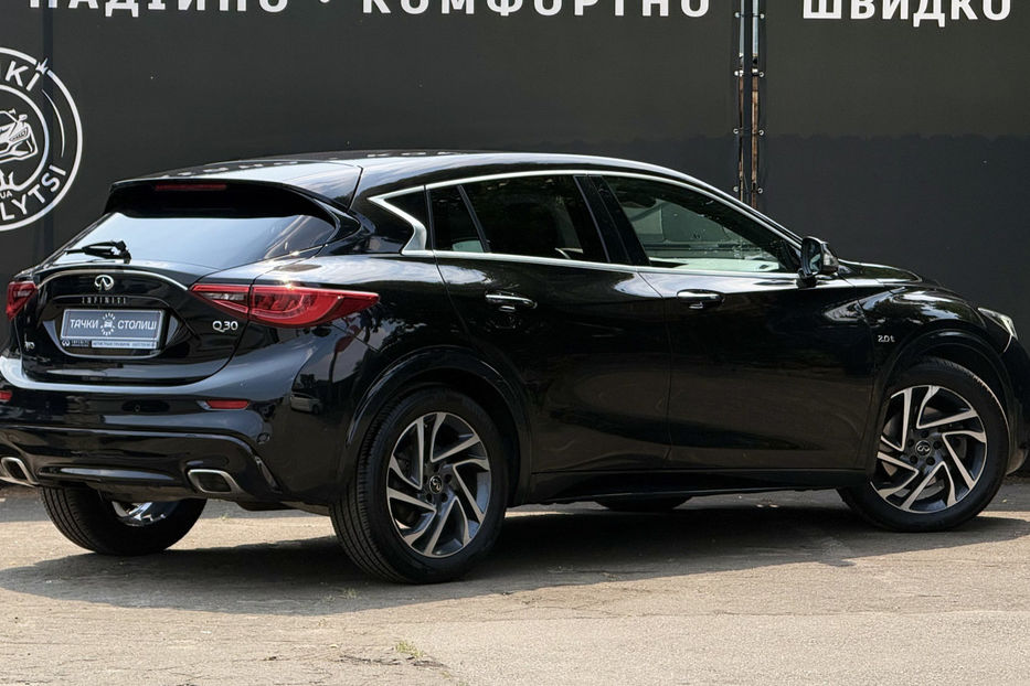 Продам Infiniti Q30 2.0 AT (211к.с.) AWD   2017 года в Киеве
