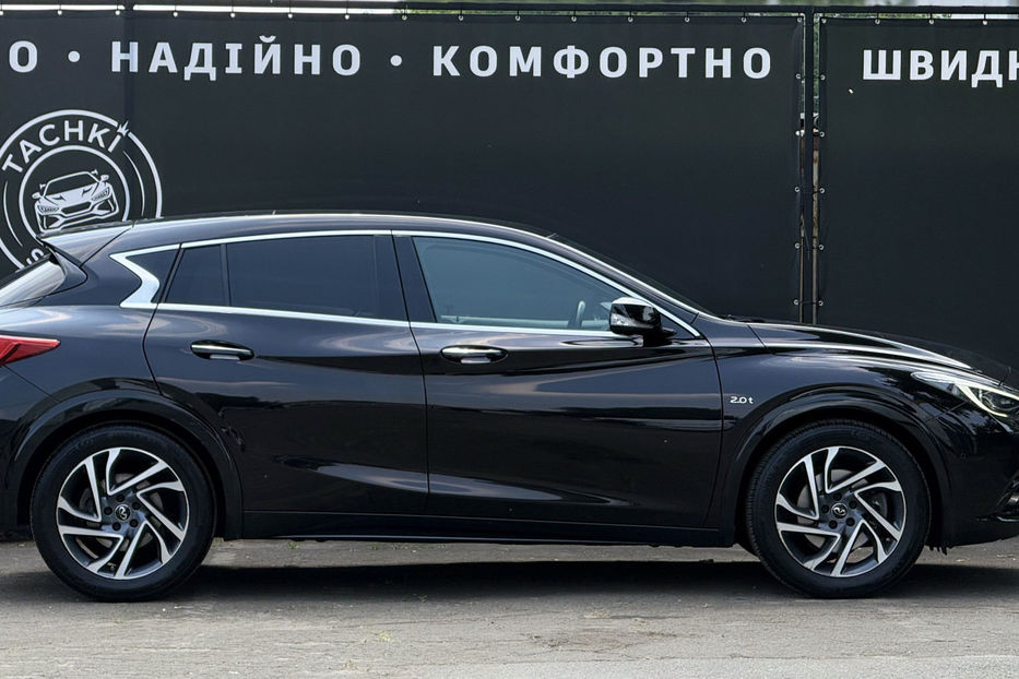 Продам Infiniti Q30 2.0 AT (211к.с.) AWD   2017 года в Киеве