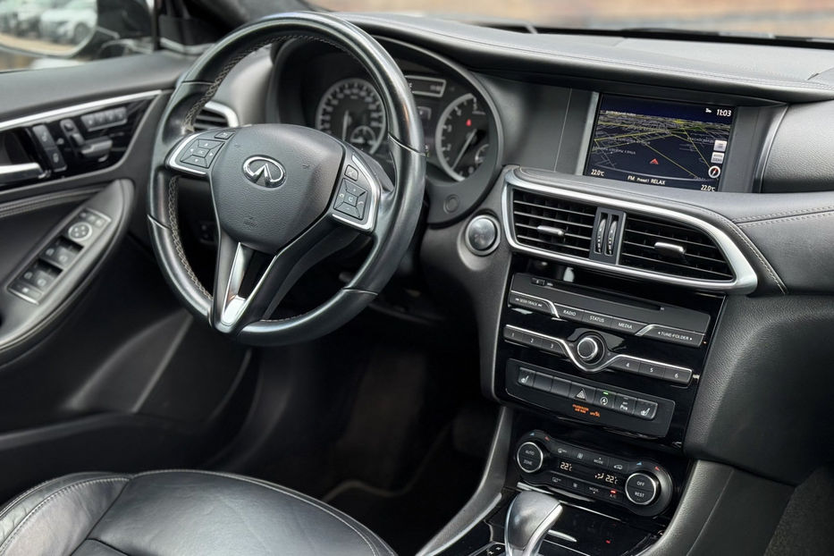 Продам Infiniti Q30 2.0 AT (211к.с.) AWD   2017 года в Киеве