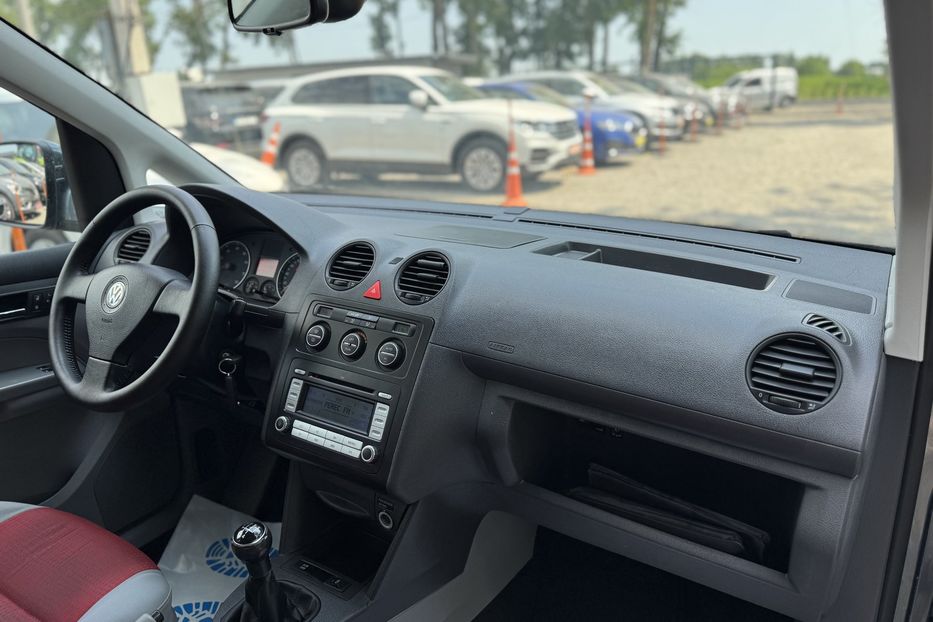 Продам Volkswagen Caddy пасс. COMIS  2009 года в г. Умань, Черкасская область