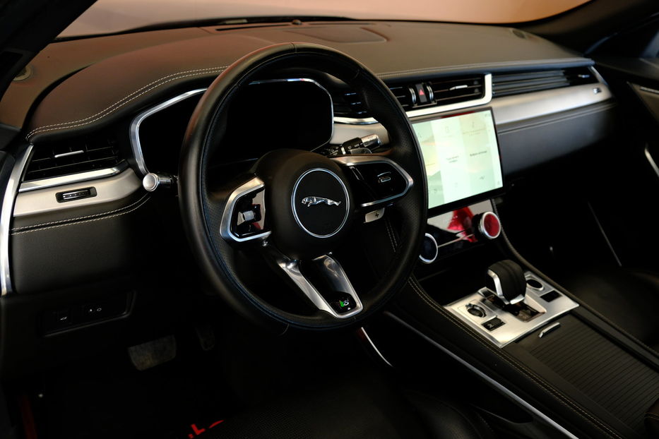 Продам Jaguar F-Pace 2021 года в Одессе
