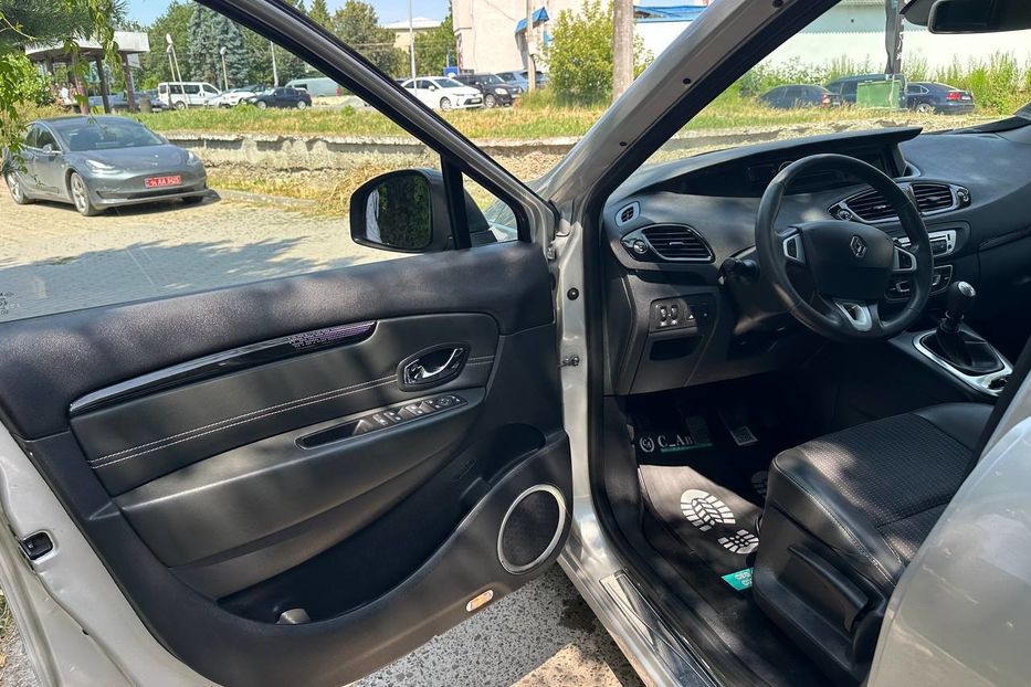 Продам Renault Scenic Grand 2012 года в Черновцах