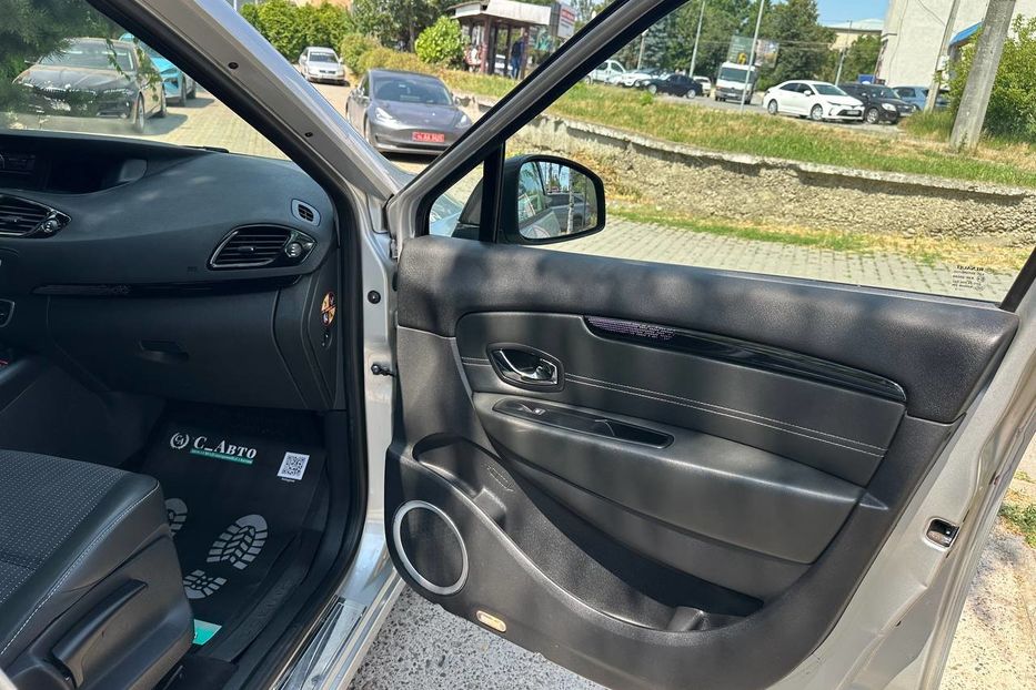 Продам Renault Scenic Grand 2012 года в Черновцах