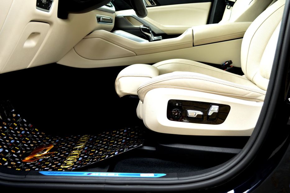 Продам BMW X6 M50i 2022 года в Одессе