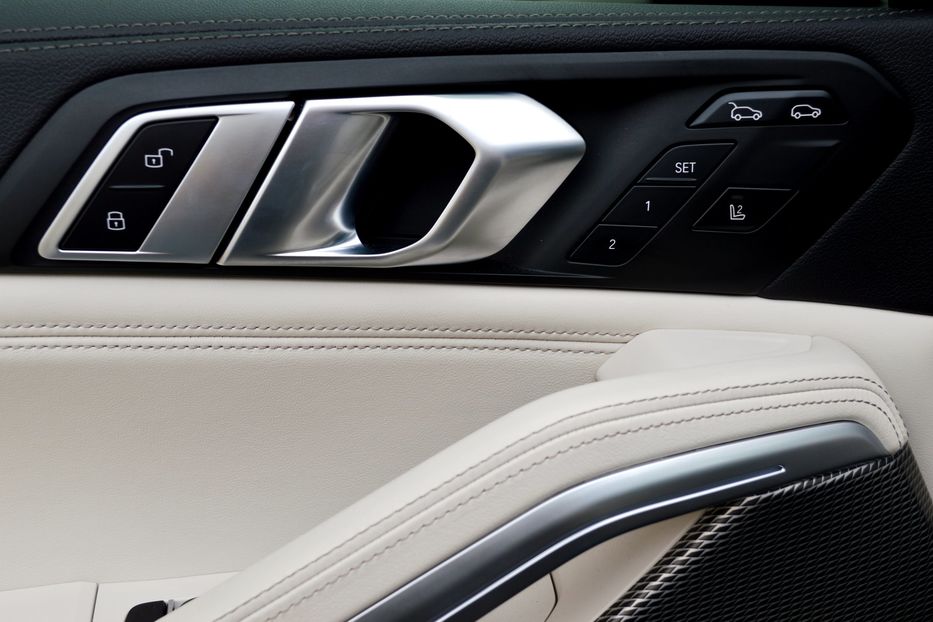 Продам BMW X6 M50i 2022 года в Одессе
