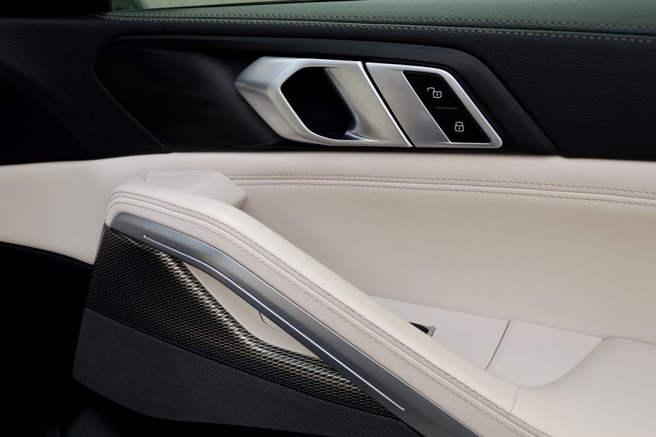 Продам BMW X6 M50i 2022 года в Одессе