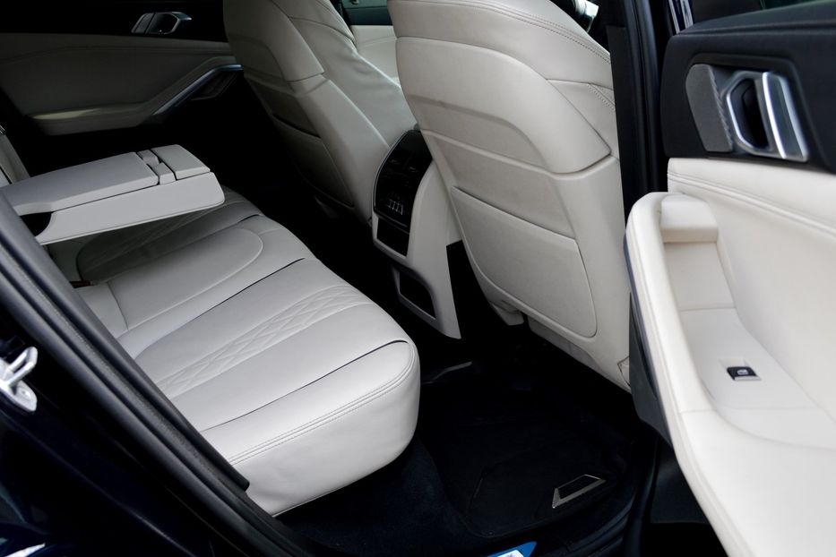 Продам BMW X6 M50i 2022 года в Одессе