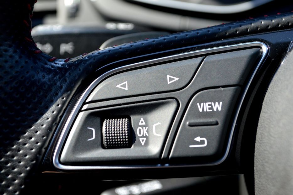 Продам Audi A4 Prestige 2017 года в Одессе