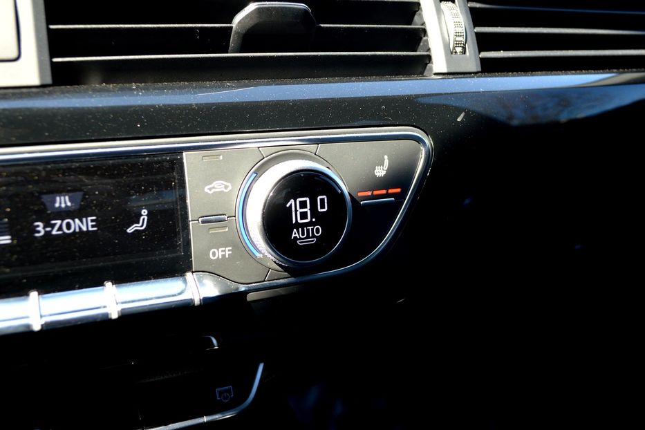 Продам Audi A4 Prestige 2017 года в Одессе