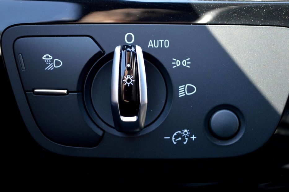 Продам Audi A4 Prestige 2017 года в Одессе