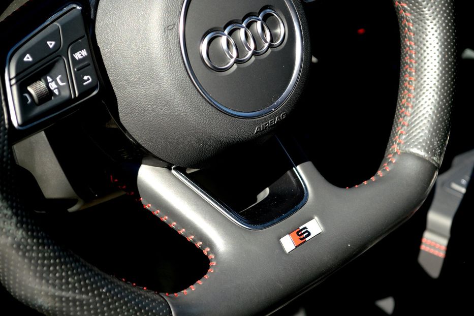 Продам Audi A4 Prestige 2017 года в Одессе