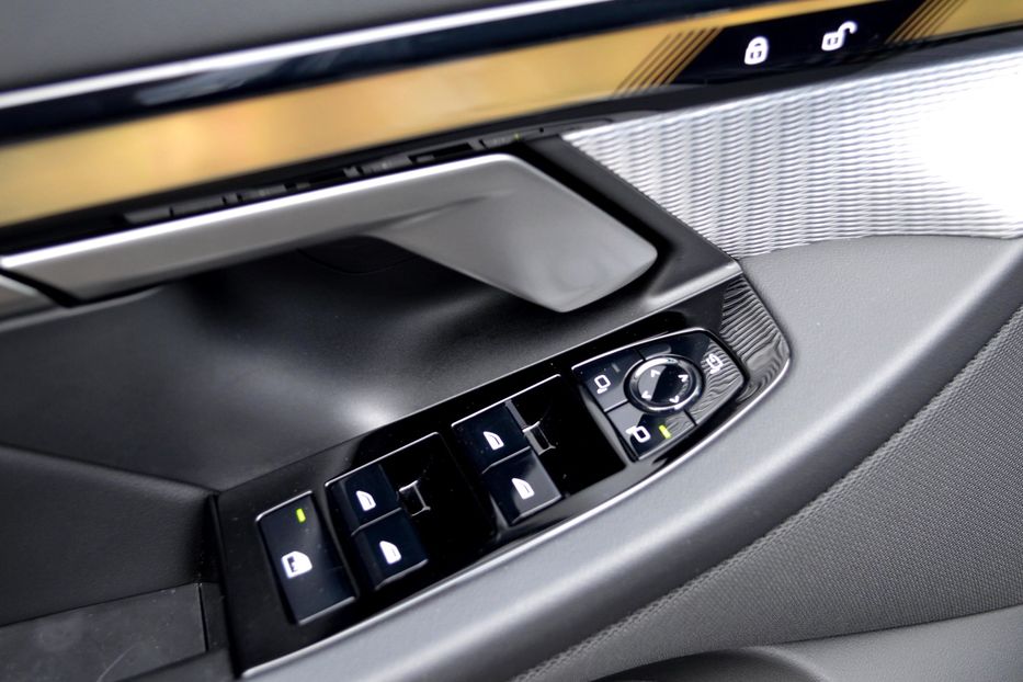 Продам BMW 550 e X-drive 2025 года в Одессе