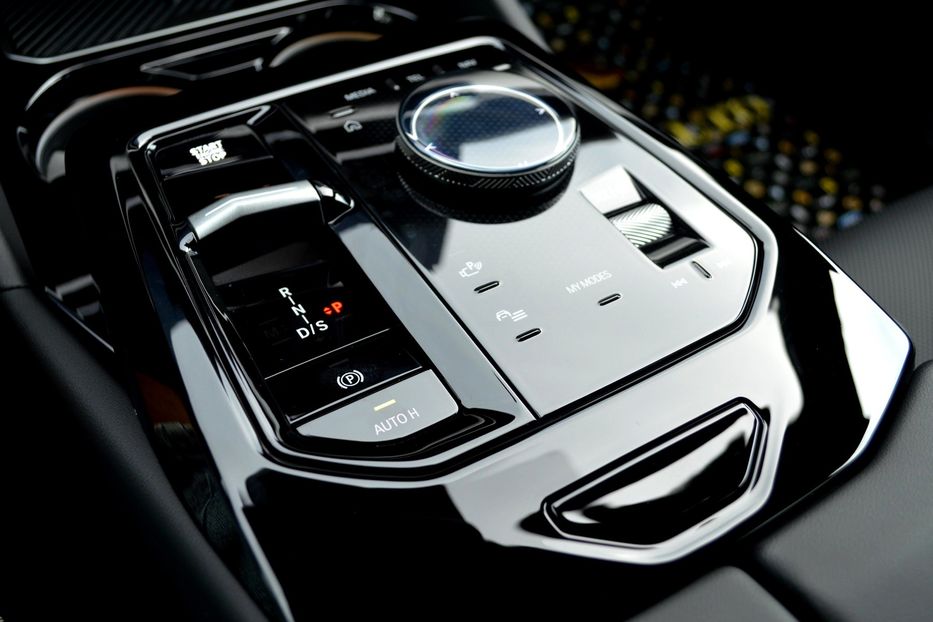Продам BMW 550 e X-drive 2025 года в Одессе