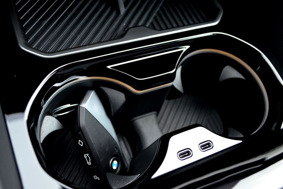 Продам BMW 550 e X-drive 2025 года в Одессе