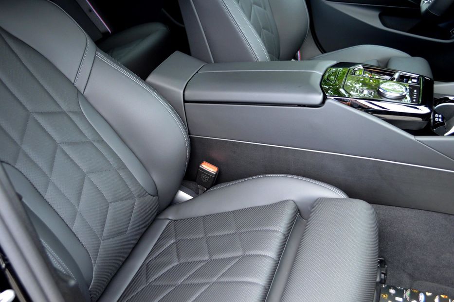 Продам BMW 550 e X-drive 2025 года в Одессе
