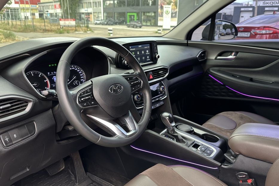 Продам Hyundai Santa FE Офіційний 2019 года в Николаеве