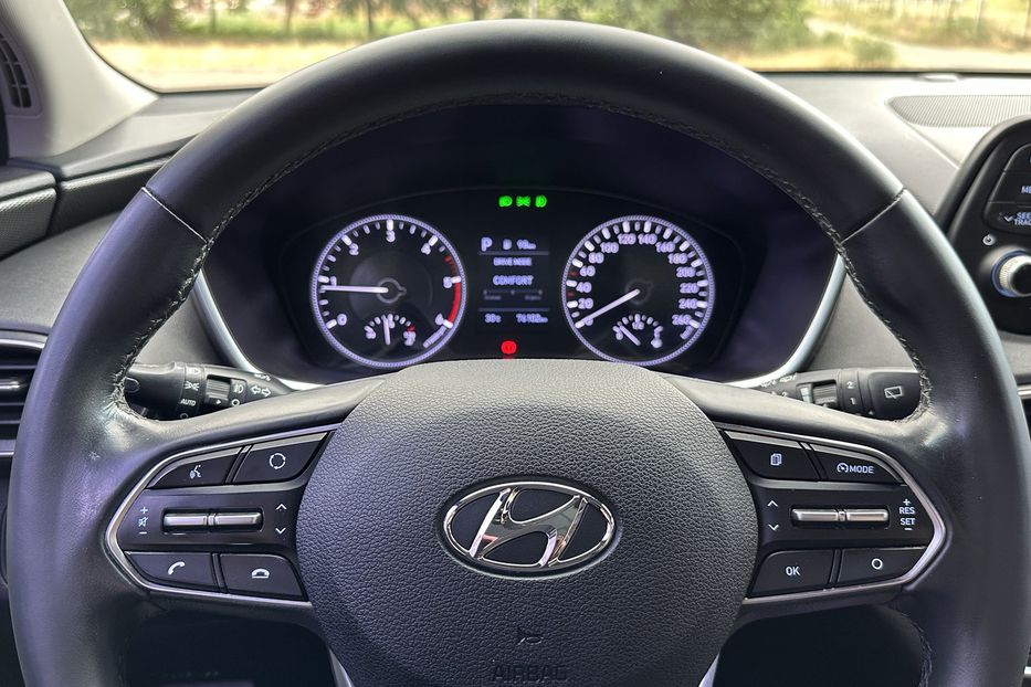 Продам Hyundai Santa FE Офіційний 2019 года в Николаеве