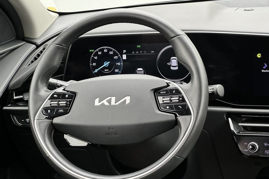 Продам Kia Niro 2022 года в Луцке