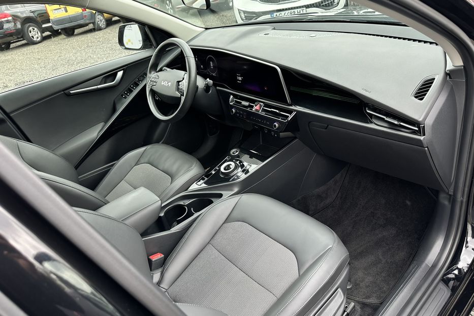 Продам Kia Niro 2022 года в Луцке