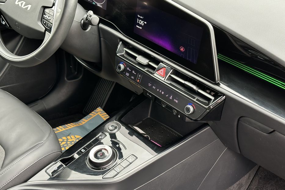 Продам Kia Niro 2022 года в Луцке