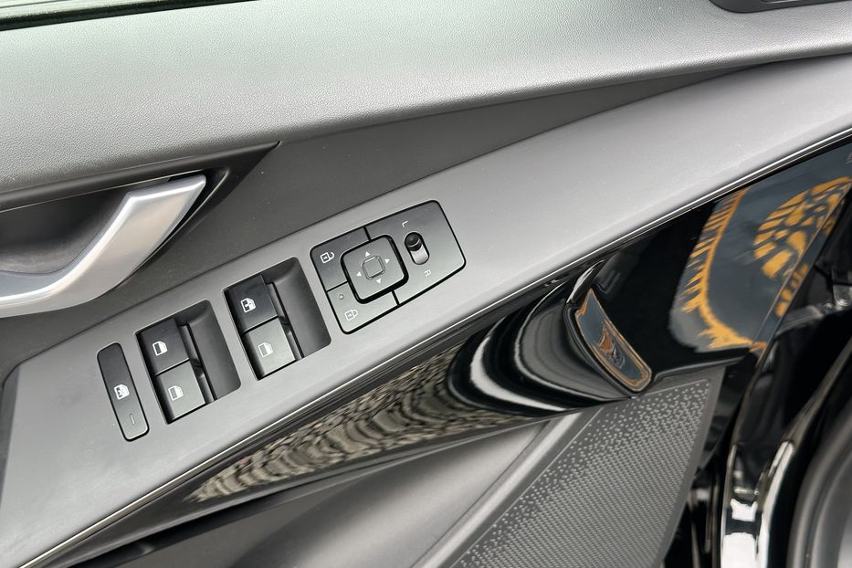 Продам Kia Niro 2022 года в Луцке