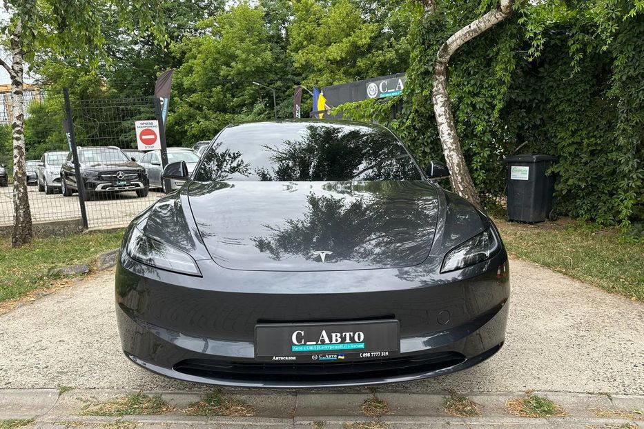 Продам Tesla Model 3 82.5 кВ 2025 года в Черновцах