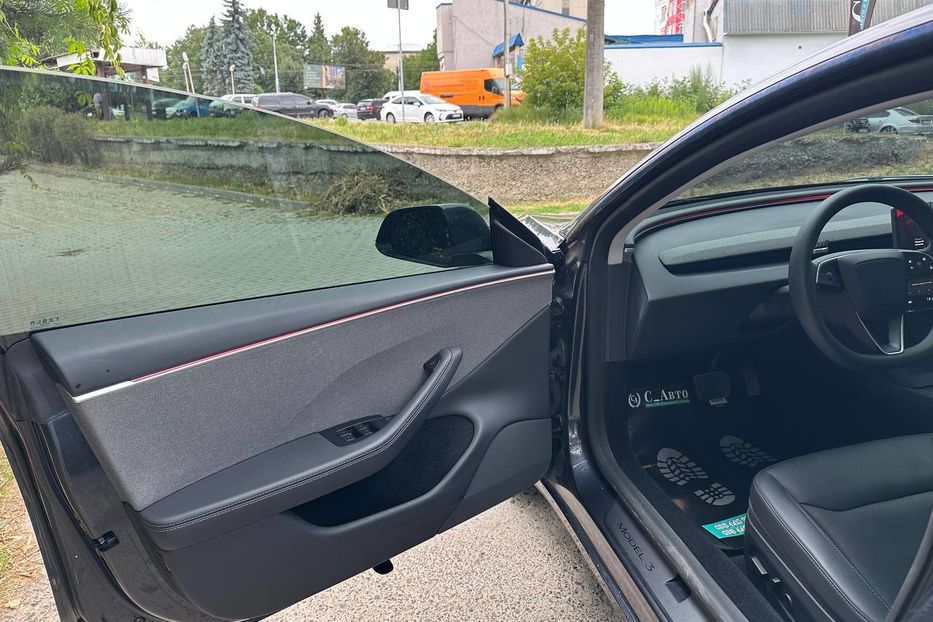 Продам Tesla Model 3 82.5 кВ 2025 года в Черновцах