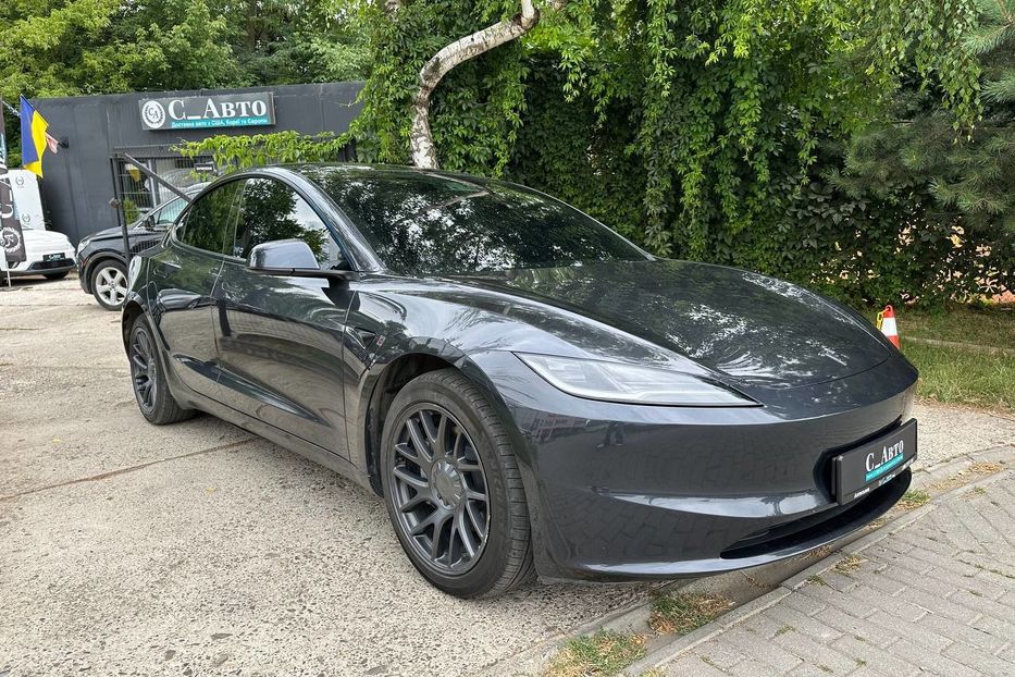 Продам Tesla Model 3 82.5 кВ 2025 года в Черновцах