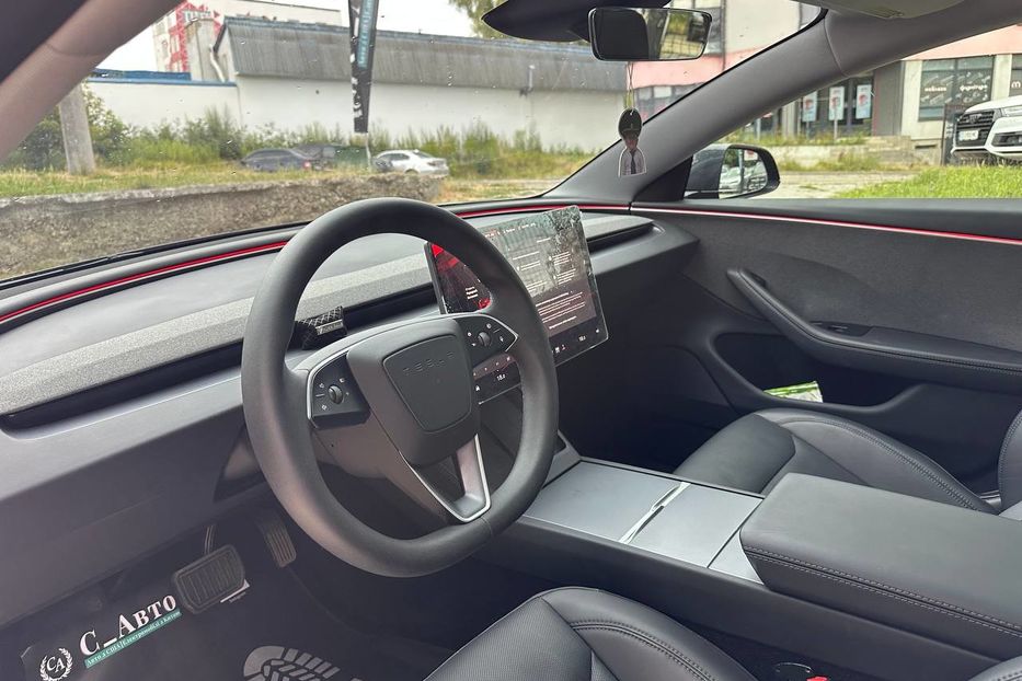 Продам Tesla Model 3 82.5 кВ 2025 года в Черновцах