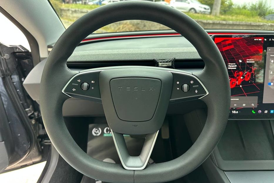 Продам Tesla Model 3 82.5 кВ 2025 года в Черновцах