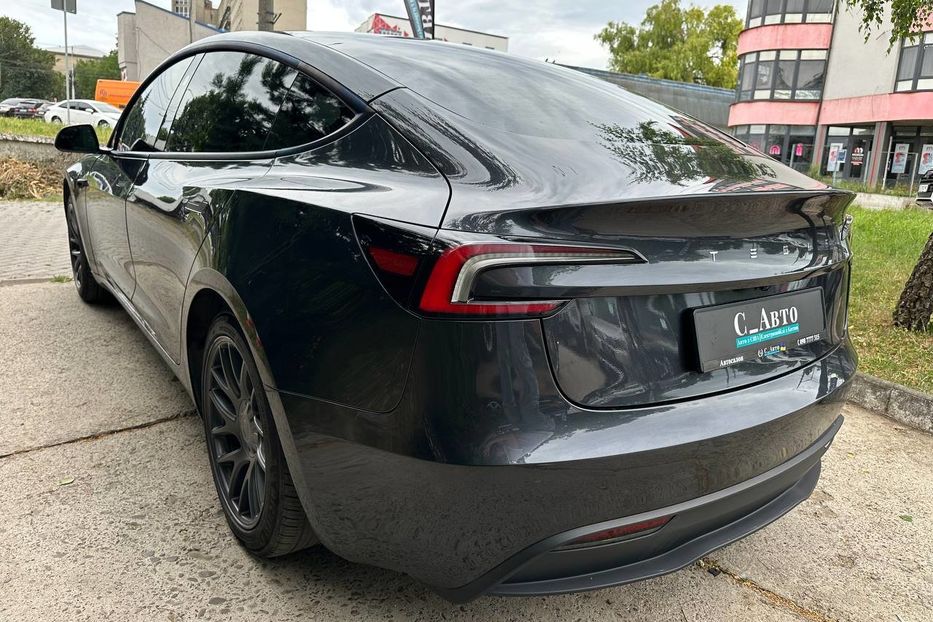 Продам Tesla Model 3 82.5 кВ 2025 года в Черновцах