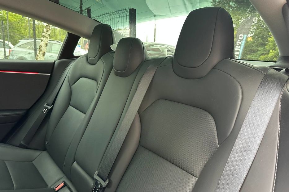 Продам Tesla Model 3 82.5 кВ 2025 года в Черновцах