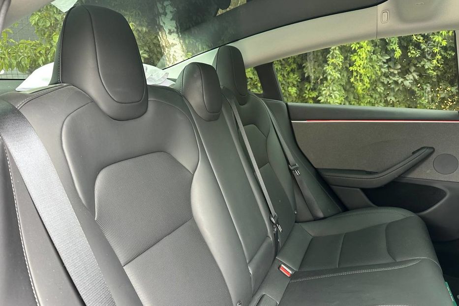 Продам Tesla Model 3 82.5 кВ 2025 года в Черновцах