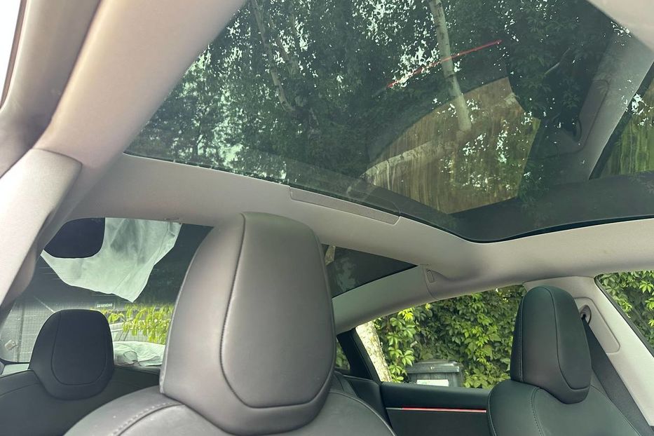 Продам Tesla Model 3 82.5 кВ 2025 года в Черновцах