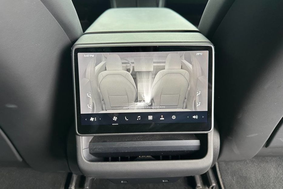 Продам Tesla Model 3 82.5 кВ 2025 года в Черновцах