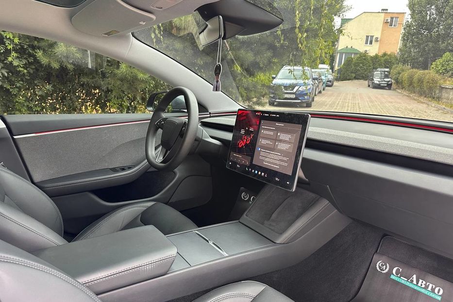 Продам Tesla Model 3 82.5 кВ 2025 года в Черновцах